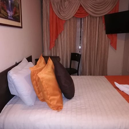 Hotel Bonaventure Quito Esterno foto