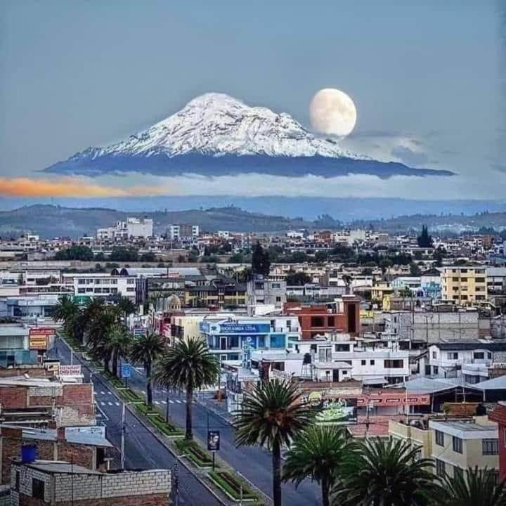 Hotel Bonaventure Quito Esterno foto
